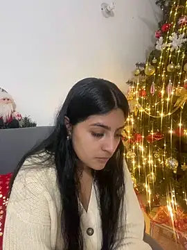 cloe small online show from December 2024 12:23:01 AM