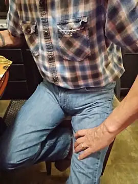 Snapshot of Kswood123 chatting on June 2026 09:11:02 AM Kswood123 online show from June 2026 09:11:02 AM