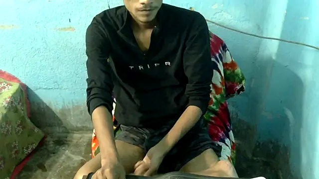 Snapshot of Alex_Suman25 chatting on October 2025 07:33:02 PM Alex Suman25 online show from October 2025 07:33:02 PM