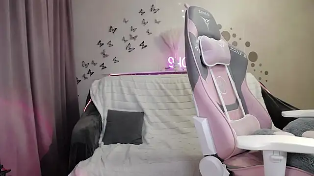 SweetCupcaks online show from March 2025 04:45:02 PM