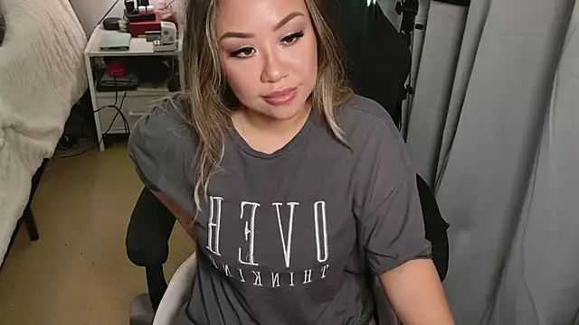 SpikedBella online show from March 2025 05:47:02 PM