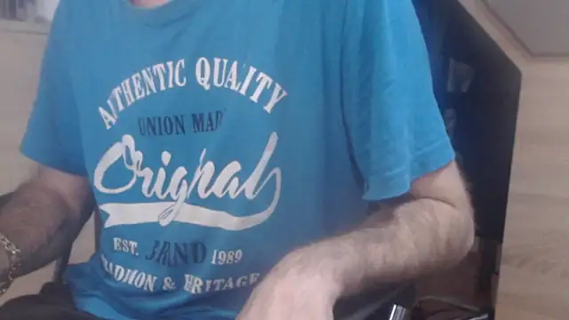 uncutguy01 online show from January 2025 03:42:01 PM