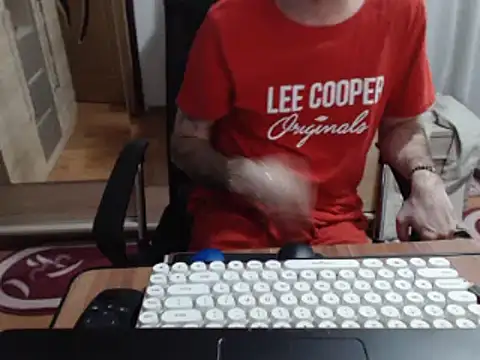uncutguy01 online show from March 2025 04:21:02 PM