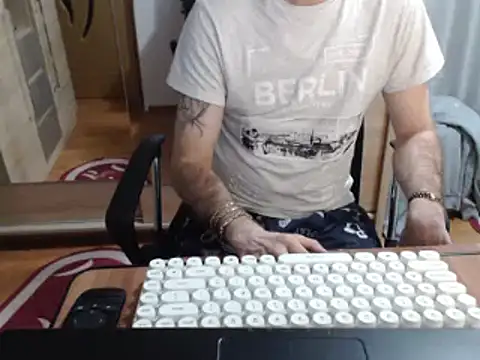 uncutguy01 online show from March 2025 04:58:01 AM