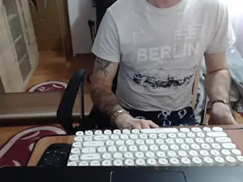 uncutguy01 online show from March 2025 08:03:02 AM