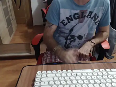 uncutguy01 online show from September 2025 05:06:02 AM