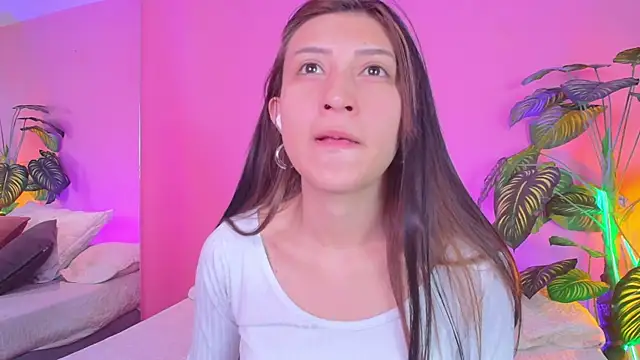 Nicolette ks  online show from December 2024 01:06:01 PM