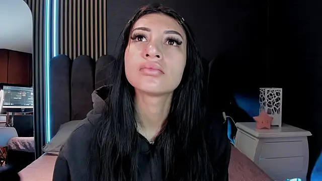 Nicolette ks  online show from June 2026 05:01:01 AM