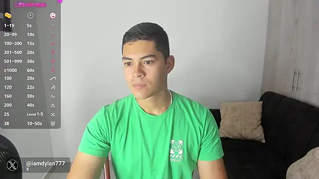 Snapshot of Iamdylan777 chatting on December 2024 12:22:02 PM Iamdylan777 online show from December 2024 12:22:02 PM