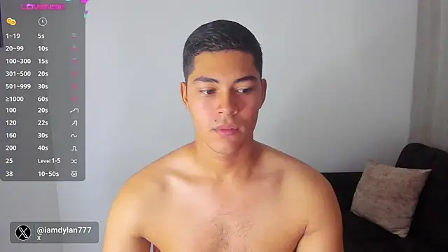 Snapshot of Iamdylan777 chatting on December 2024 03:00:02 PM Iamdylan777 online show from December 2024 03:00:02 PM