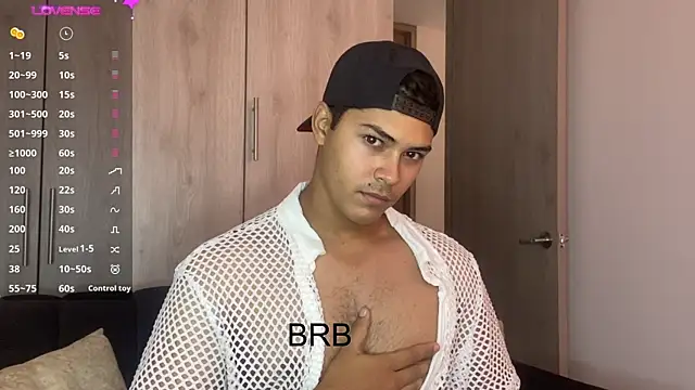 Snapshot of Iamdylan777 chatting on December 2024 05:26:01 PM Iamdylan777 online show from December 2024 05:26:01 PM