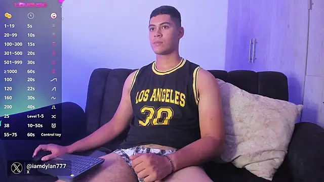 Snapshot of Iamdylan777 chatting on December 2024 05:10:02 PM Iamdylan777 online show from December 2024 05:10:02 PM