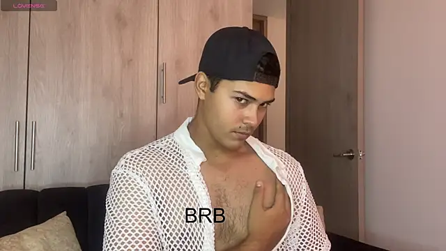 Snapshot of Iamdylan777 chatting on February 2025 01:52:02 AM Iamdylan777 online show from February 2025 01:52:02 AM