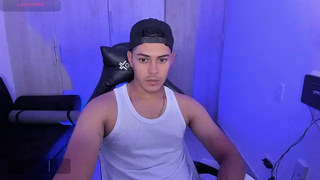 Snapshot of Iamdylan777 chatting on February 2025 10:36:01 PM Iamdylan777 online show from February 2025 10:36:01 PM