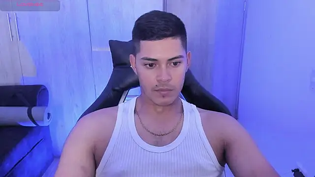 Snapshot of Iamdylan777 chatting on February 2025 01:43:02 AM Iamdylan777 online show from February 2025 01:43:02 AM