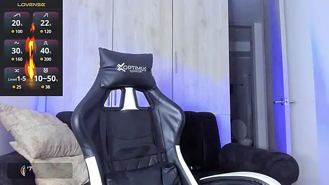 Snapshot of Iamdylan777 chatting on February 2025 03:55:02 AM Iamdylan777 online show from February 2025 03:55:02 AM