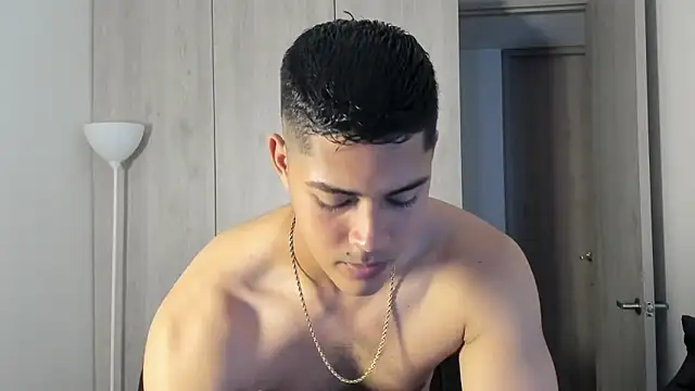 Snapshot of Iamdylan777 chatting on October 2025 07:12:02 PM Iamdylan777 online show from October 2025 07:12:02 PM