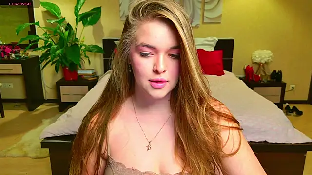 EmilyWhisper online show from September 2025 07:16:01 PM
