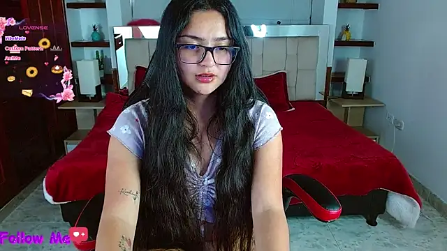 scarlleth  online show from February 2025 06:27:02 PM