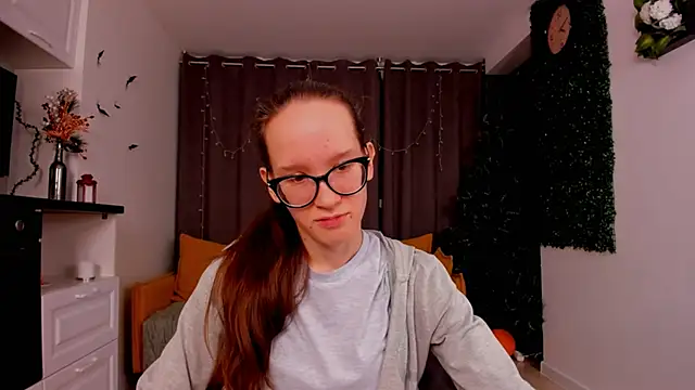 Snapshot of BettyBrowni chatting on January 2025 07:10:01 PM BettyBrowni online show from January 2025 07:10:01 PM