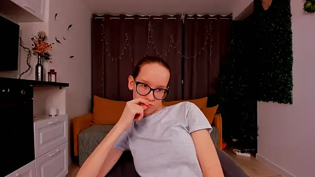 Snapshot of BettyBrowni chatting on January 2025 01:15:01 AM BettyBrowni online show from January 2025 01:15:01 AM