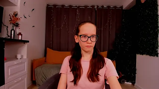 Snapshot of BettyBrowni chatting on January 2025 10:39:01 PM BettyBrowni online show from January 2025 10:39:01 PM