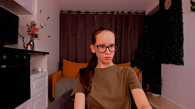 Snapshot of BettyBrowni chatting on January 2025 01:18:01 AM BettyBrowni online show from January 2025 01:18:01 AM