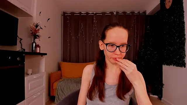 Snapshot of BettyBrowni chatting on January 2025 07:09:02 PM BettyBrowni online show from January 2025 07:09:02 PM