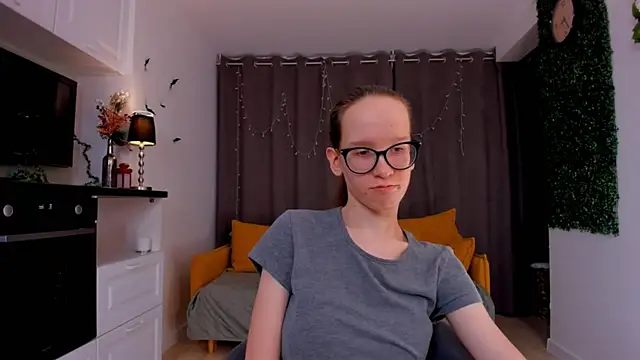 Snapshot of BettyBrowni chatting on February 2025 01:36:01 AM BettyBrowni online show from February 2025 01:36:01 AM