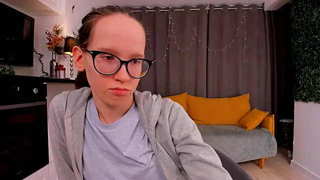 Snapshot of BettyBrowni chatting on February 2025 01:22:01 AM BettyBrowni online show from February 2025 01:22:01 AM