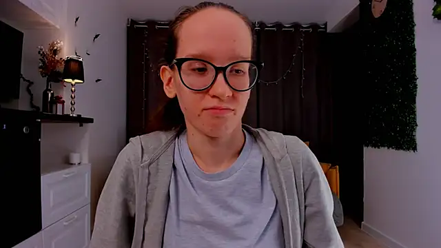 Snapshot of BettyBrowni chatting on February 2025 07:10:02 PM BettyBrowni online show from February 2025 07:10:02 PM