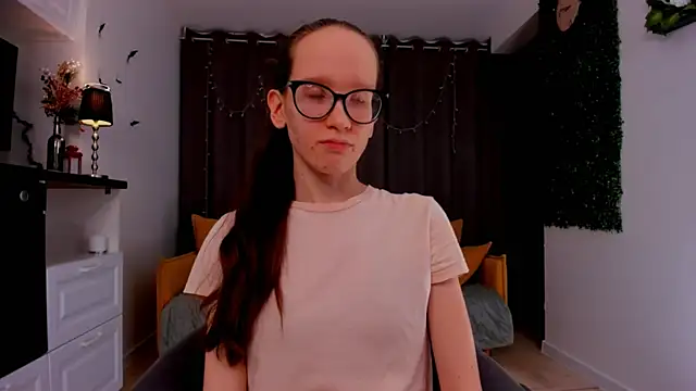 Snapshot of BettyBrowni chatting on February 2025 01:13:01 AM BettyBrowni online show from February 2025 01:13:01 AM