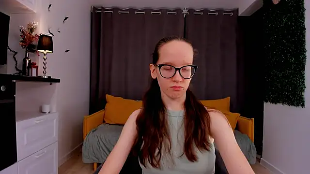 Snapshot of BettyBrowni chatting on February 2025 04:12:02 PM BettyBrowni online show from February 2025 04:12:02 PM