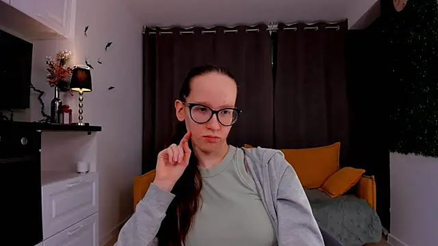 Snapshot of BettyBrowni chatting on February 2025 01:25:01 AM BettyBrowni online show from February 2025 01:25:01 AM