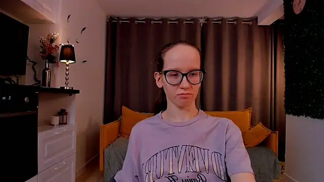 Snapshot of BettyBrowni chatting on February 2025 04:09:02 PM BettyBrowni online show from February 2025 04:09:02 PM