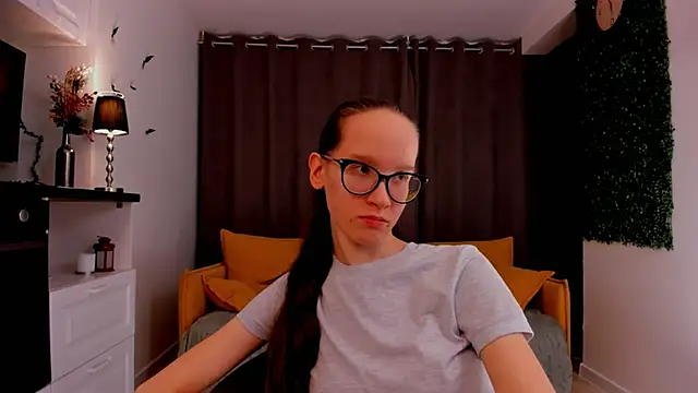 Snapshot of BettyBrowni chatting on February 2025 04:04:02 PM BettyBrowni online show from February 2025 04:04:02 PM
