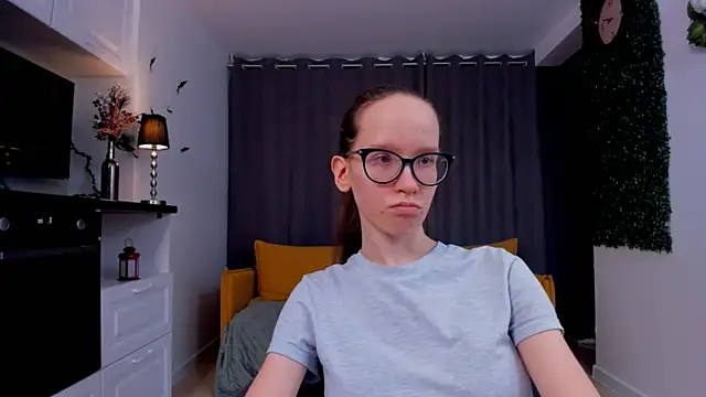 Snapshot of BettyBrowni chatting on March 2025 01:12:01 AM BettyBrowni online show from March 2025 01:12:01 AM
