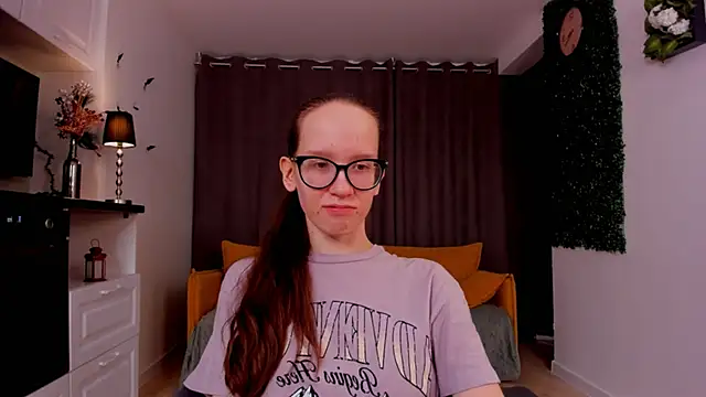 Snapshot of BettyBrowni chatting on March 2025 01:21:02 AM BettyBrowni online show from March 2025 01:21:02 AM