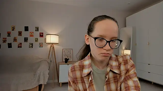 Snapshot of BettyBrowni chatting on March 2025 10:17:02 PM BettyBrowni online show from March 2025 10:17:02 PM