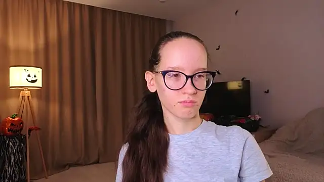 BettyBrowni online show from November 2025 04:12:02 PM