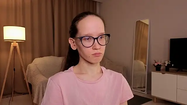 BettyBrowni online show from April 2026 06:10:01 PM