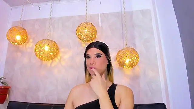 victoria aleia  online show from January 2025 09:01:01 PM