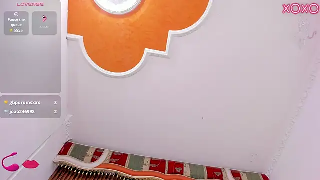 EmmyCruzZ online show from February 2025 08:18:01 AM