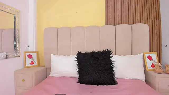 EmmyCruzZ online show from February 2025 04:21:02 AM