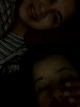 Snapshot of twocurvylatins chatting on September 2025 05:18:02 PM twocurvylatins online show from September 2025 05:18:02 PM