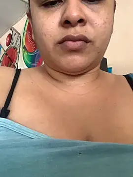 twocurvylatins online show from February 2026 04:57:02 PM