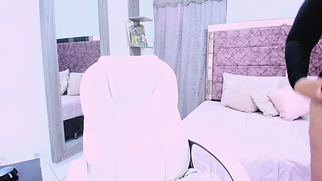  Lakshmi hotx online show from February 2025 11:54:01 AM