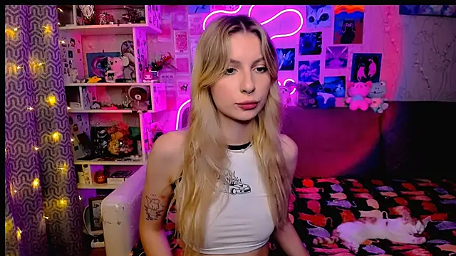 Maria Hunt online show from January 2025 01:45:02 PM