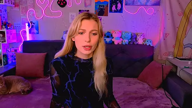 Maria Hunt online show from September 2025 04:47:01 AM