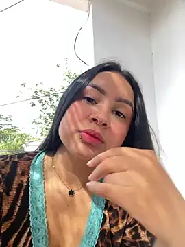 Pretty Isadora online show from January 2025 07:24:01 PM